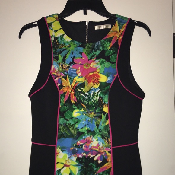 Medium Dress! Gorgeous Fit! Excellent condition! - Picture 4 of 9